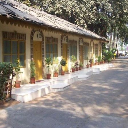 Juhu Hotel Mumbai Exterior foto