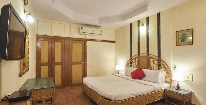 Juhu Hotel Mumbai Exterior foto